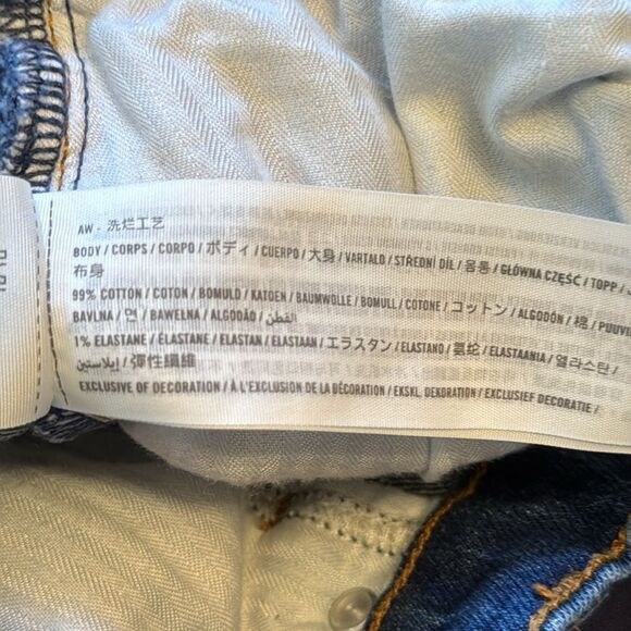 Abercrombie & Fitch “The ‘90’s Straight Ultra High Rise” Jeans - Picture 6 of 7